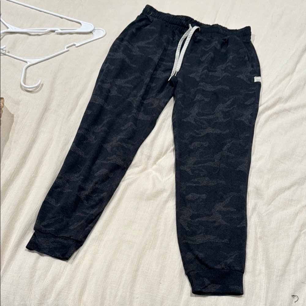 Vuori Black Camouflage Jogger Pants small